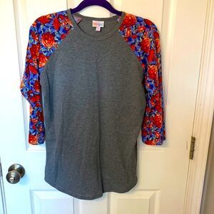 Lularoe- NWOT- randy tee- size small